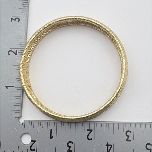 Vintage Textured Gold Tone Bangle Bracelet Set of 2 Foil Wrap - Picture 4 of 7